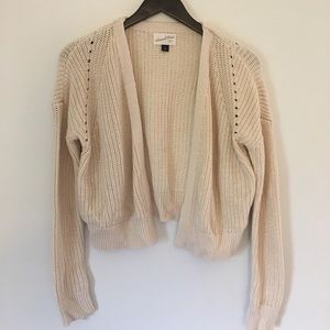 Universal Thread cropped cream knit open sweater.
